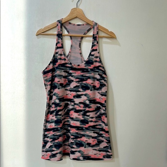 lululemon athletica Tops - LULULEMON  WOMENS ACTIVEWEAR TANK TOP CAMOUFLAGE Sz MD or LG